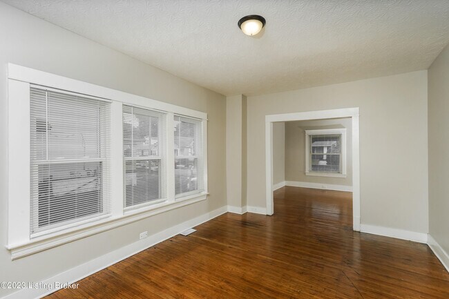 Photo - 1812 W Gaulbert Ave