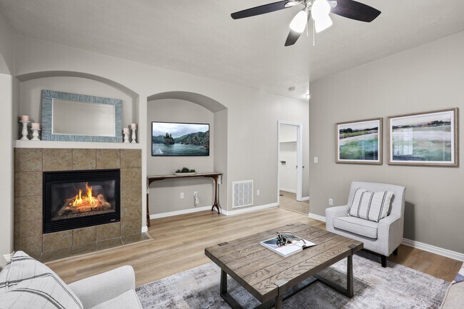 Photo - 452 N Kent Ln