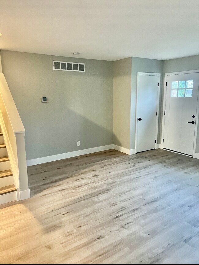 Photo - 57 Desales Ave Unidad B