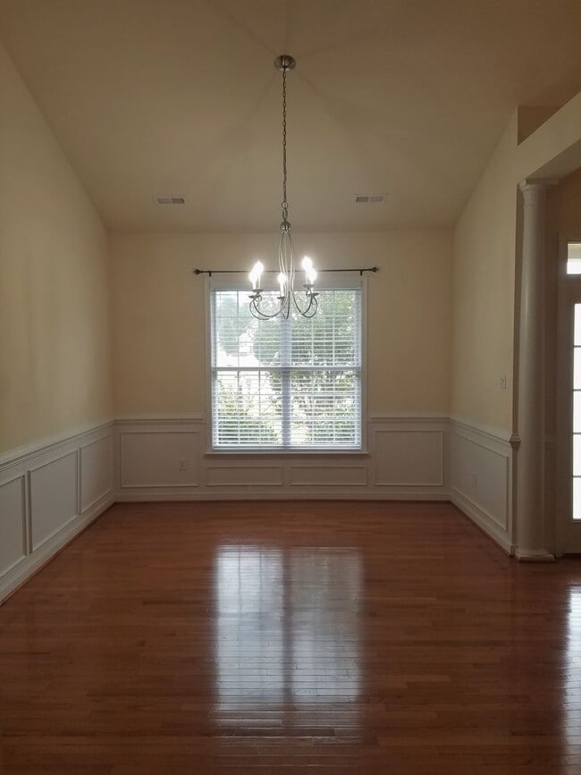 Photo - Beautiful transitional 4 bedroom brick rancher on quiet street just off of Hull Street/Genito Roa...