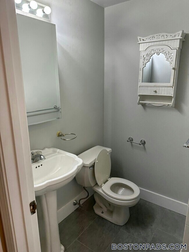 Photo - 5 Grimes St Unit 2