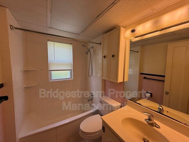 Photo - 698 Smith Ave