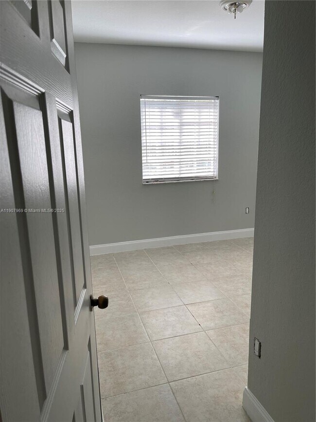 Photo - 6900 NW 179th St Unit 103-1