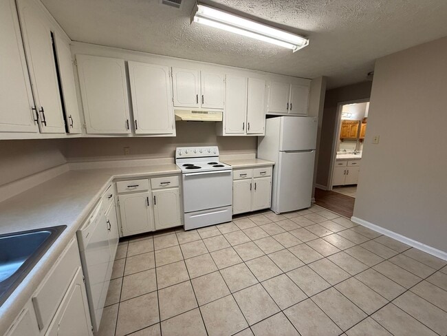 Photo - 110/112 Jockey Club Dr Unit 110