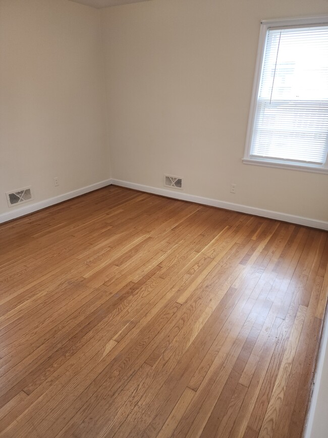 Photo - 3843 Plantation Rd NE