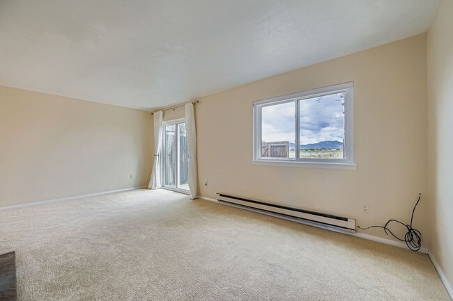 Photo - Light, Bright, Peaceful 3BR Townhome in Lo...