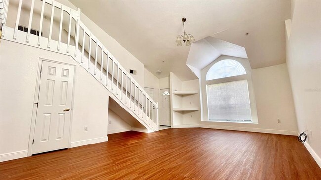 Photo - 3381 Hamlet Loop