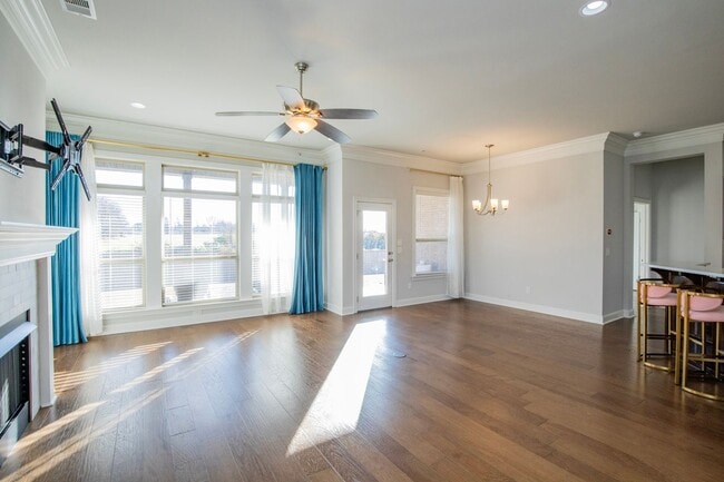 Photo - ***1601 SW Edinburgh Avenue***