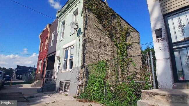Photo - 2925 N Marshall St