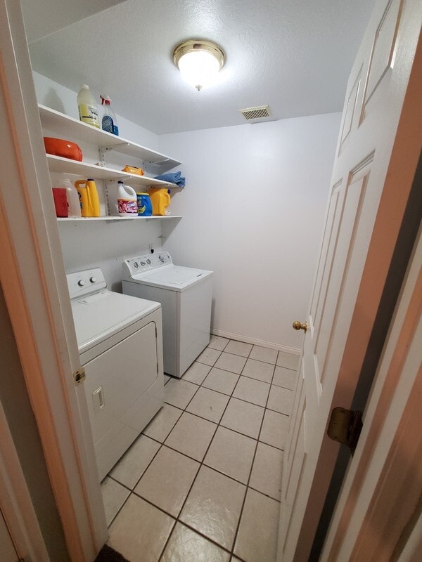 Photo - 342 600 W