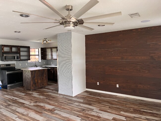 Photo - 1130 Cook Dr