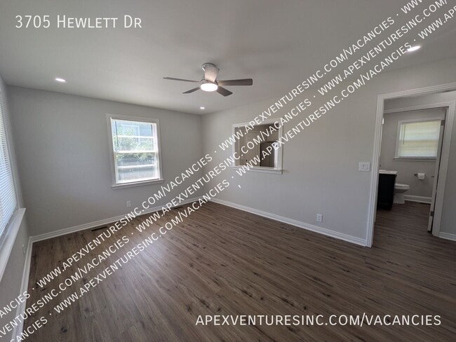 Photo - 3705 Hewlett Dr