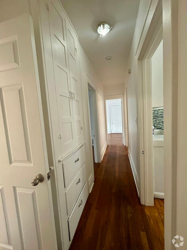 Building Photo - 810 Seeley Rd Unit 810 Selley Rd Rental
