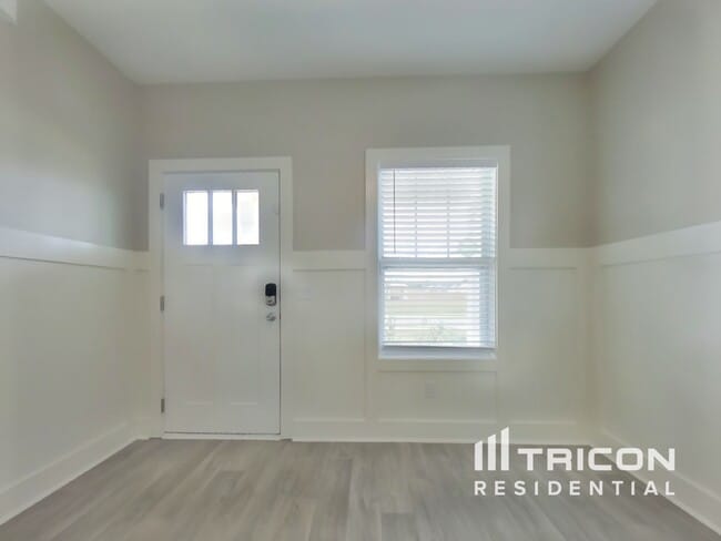 Photo - 1021 Crescent Moon Lp