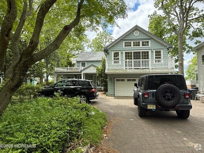 Building Photo - 3 Interlaken Dr Rental