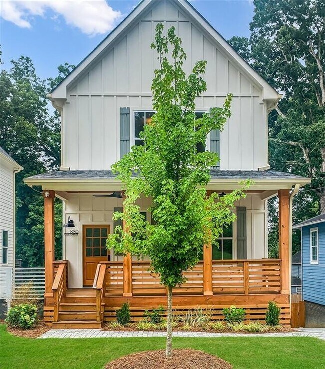 Photo - 830 Gaston St SW