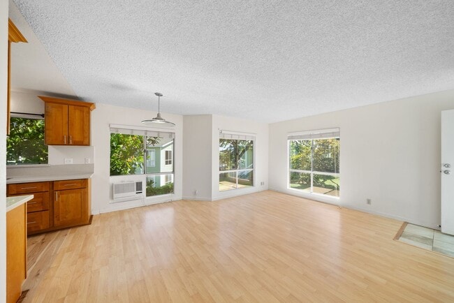 Photo - 2305 Unit 31D