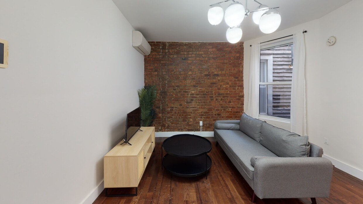 Photo - Private bedroom in 3 bed/1 bath Home