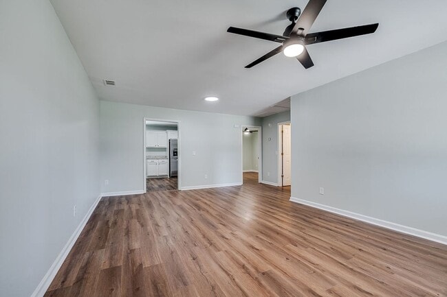 Photo - Completely Renovated 2BR Duplex with Granite Counters & Stainless Appliances