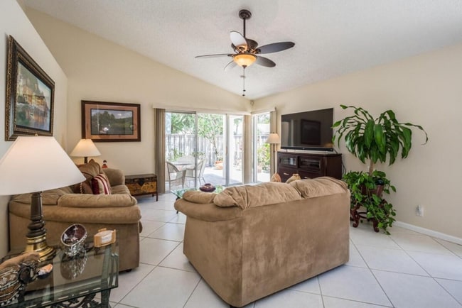 Photo - 20 Commodore Pl Casa