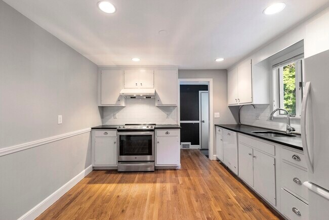 Photo - 216 Claybrook Rd