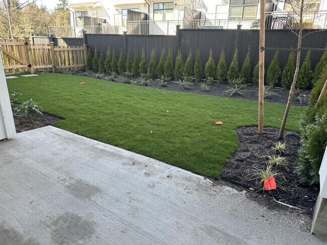 Photo - 3319 148 St