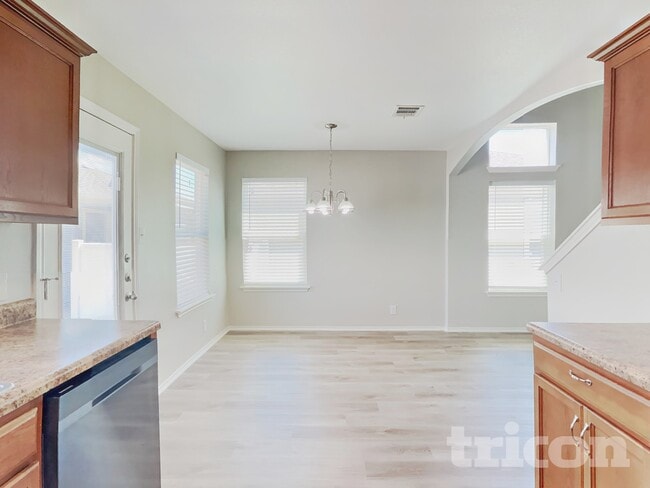 Photo - 18521 Mammoth Cave Blvd