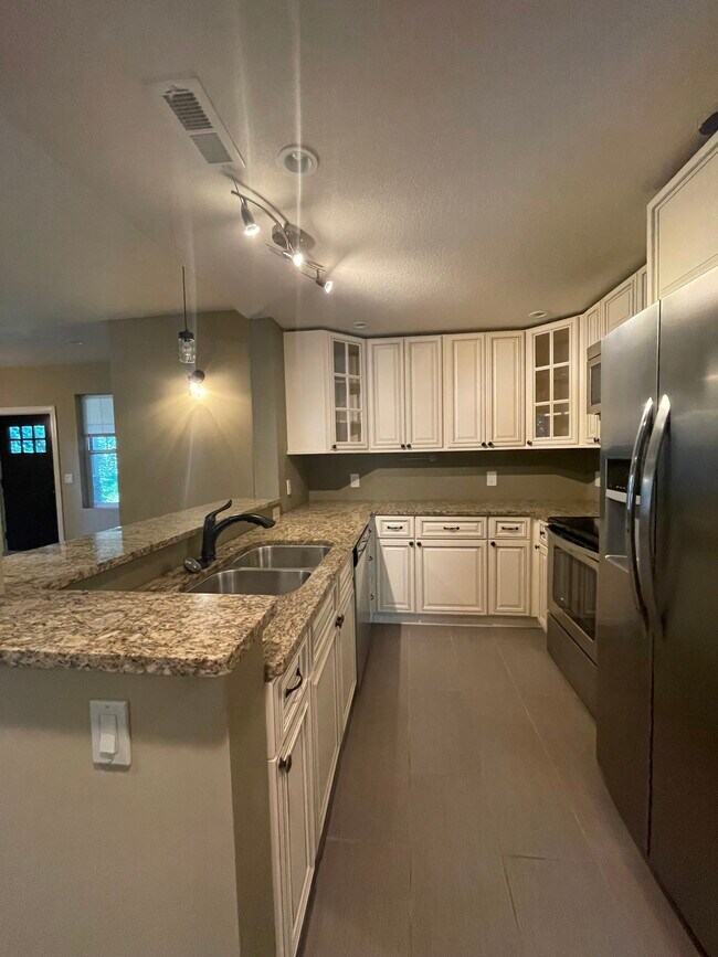 Kitchen - 1609 W 4th St