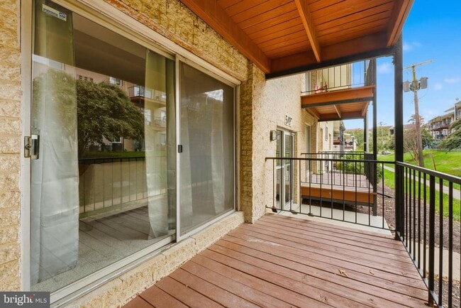 Photo - 5406 85th Ave Unidad 101