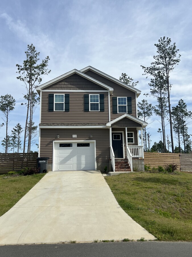 Photo - 713 Gridiron Wy House