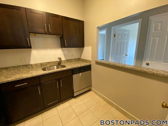 Building Photo - 757 Highland Ave Rental