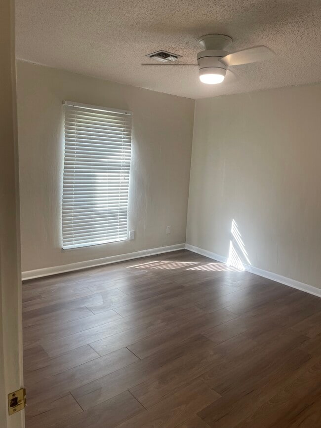 Photo - 604 Kees Cir