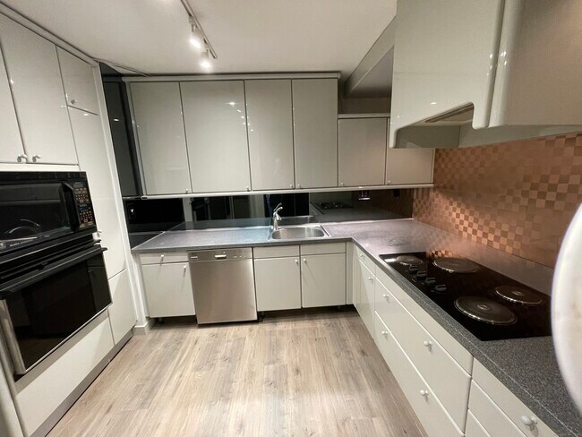 Photo - 1 Gold St Unit APT 13AB