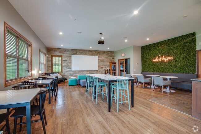 Clubhouse - Community Room - Boulder Ridge Apartments
