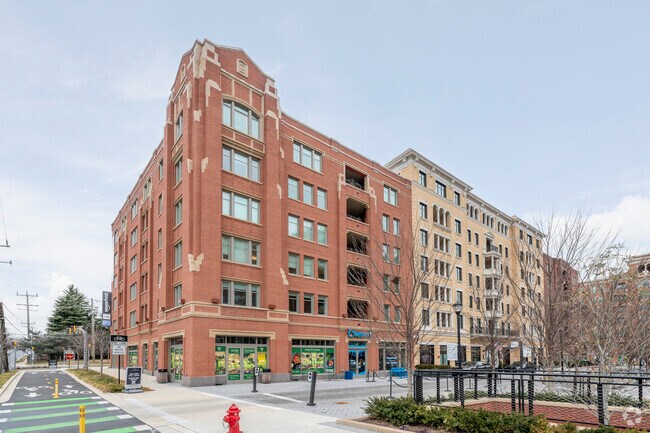 Alternar - Ritz-Carlton Residences