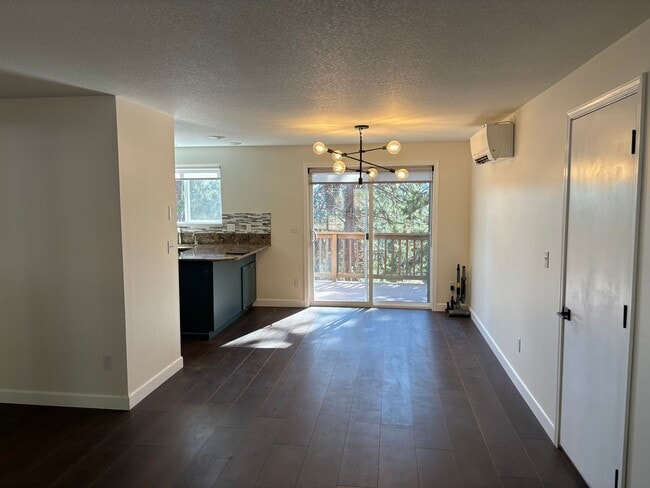 Photo - 4 Bed Home 20 Minutes From Mt. Bachelor