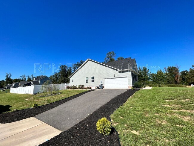 Photo - 2157 Kennington Pkwy N