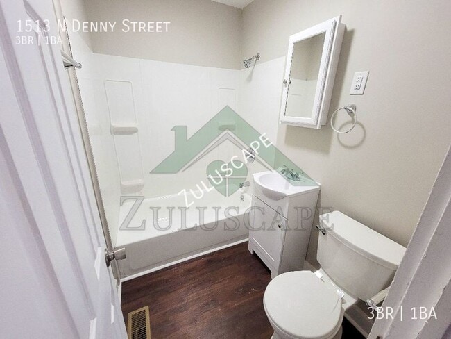 Photo - 1513 N Denny St