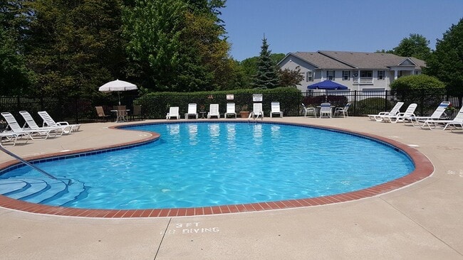 Photo - Lakeside Villas