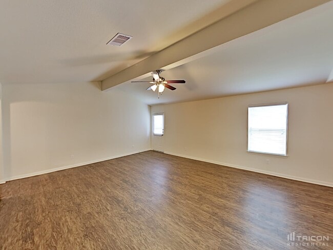 Photo - 2402 Regatta Ln