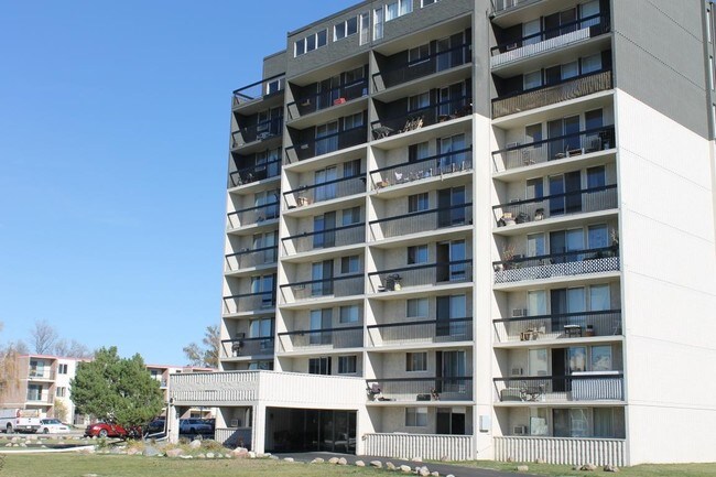 Building Photo - Cumberland Towers