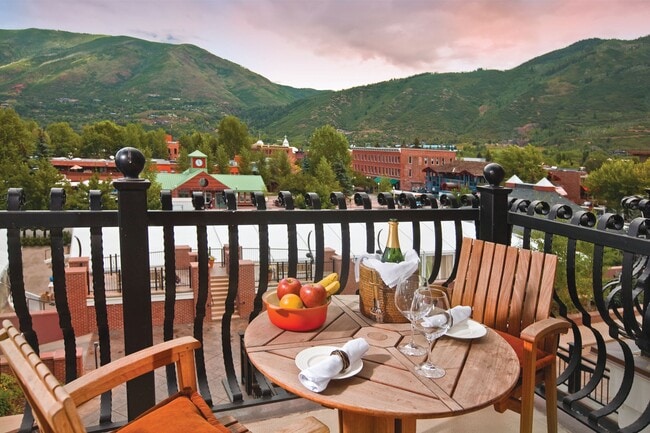 Photo - 415 E Dean St