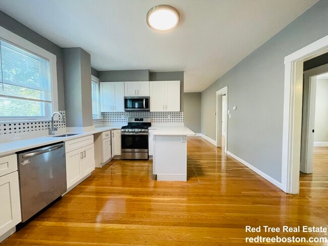 Building Photo - 187 Fellsway W Unit 2