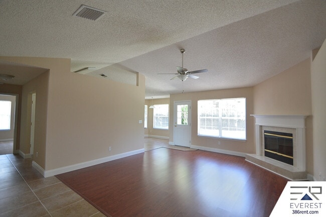 30 Lancelot Dr