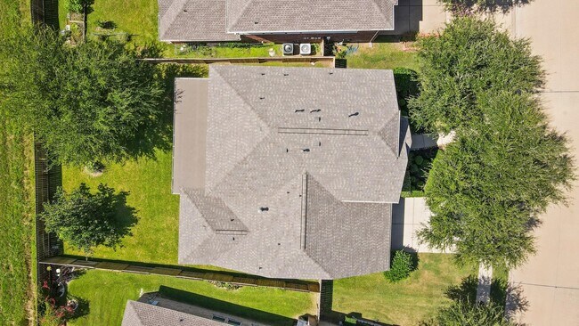 Photo - 714 Coggins Point Way