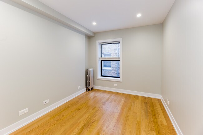 Photo - 512-20 W. Cornelia