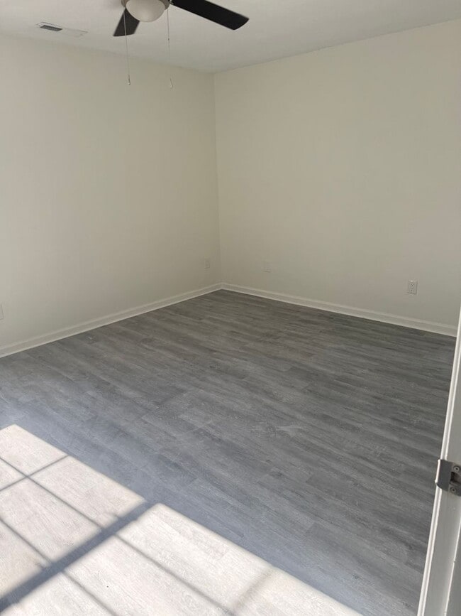 Photo - Beautiful cozy 3 bed 2 bath house