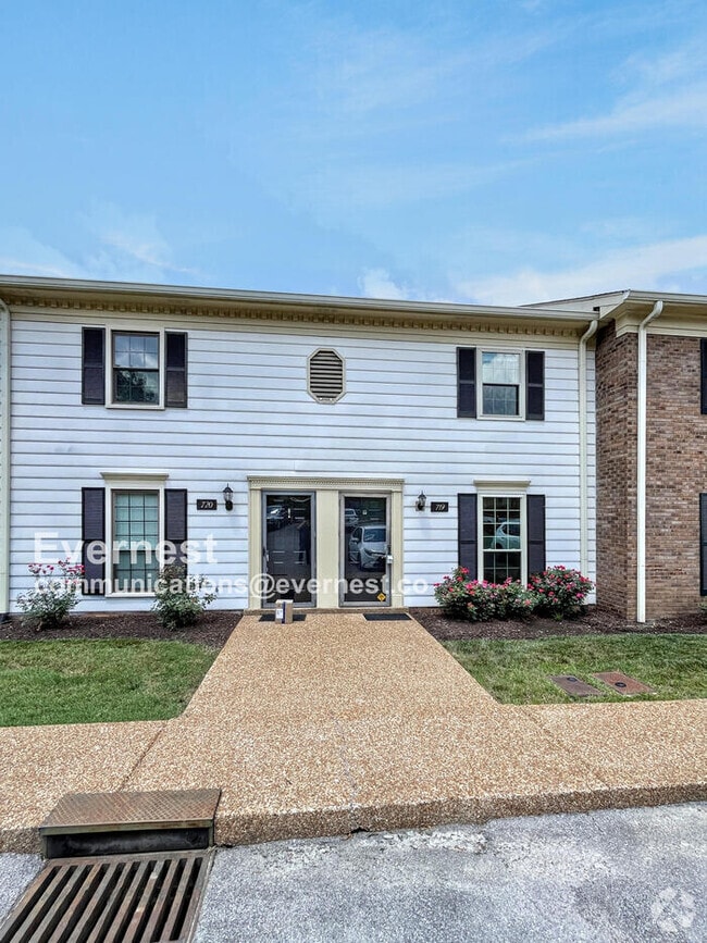 Building Photo - 719 Fox Ridge Dr Rental