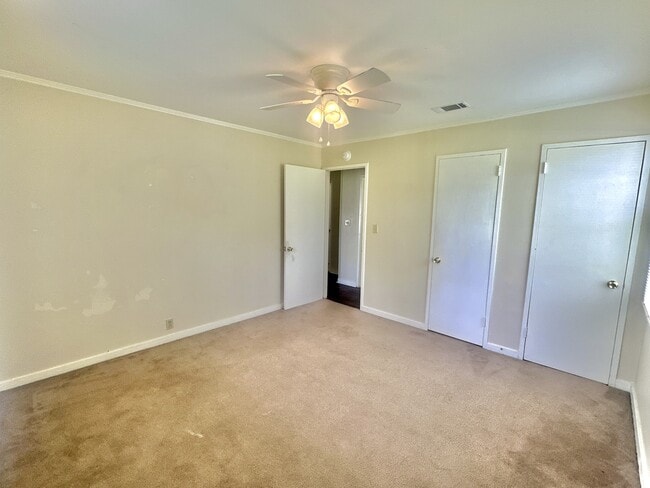Photo - 1604 Garland Pl
