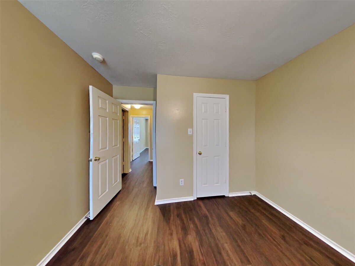 Photo - 149 Bristol Bend Ln